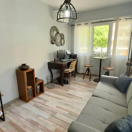 Confort Moderne Au Coeur D'antibes * أنتيب